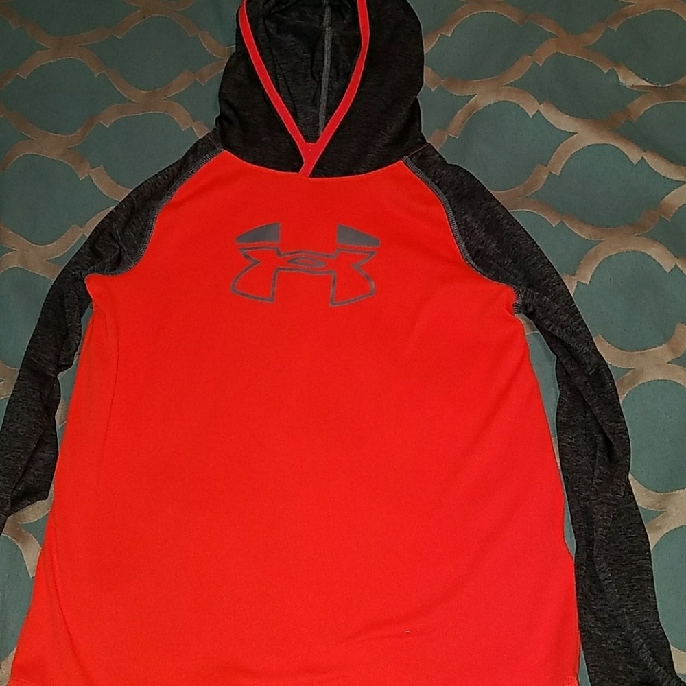 Boys under armour long sleeve shirt